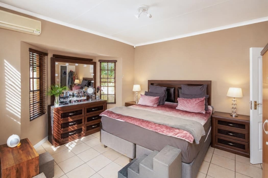 4 Bedroom Property for Sale in Safari Gardens North West